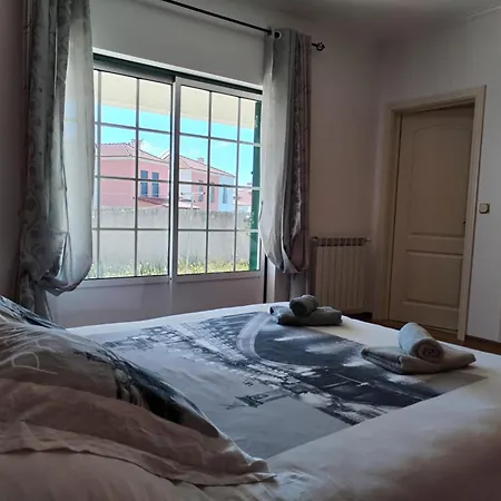 Camelia-vieira De Leiria 3 Mn Praia Vila